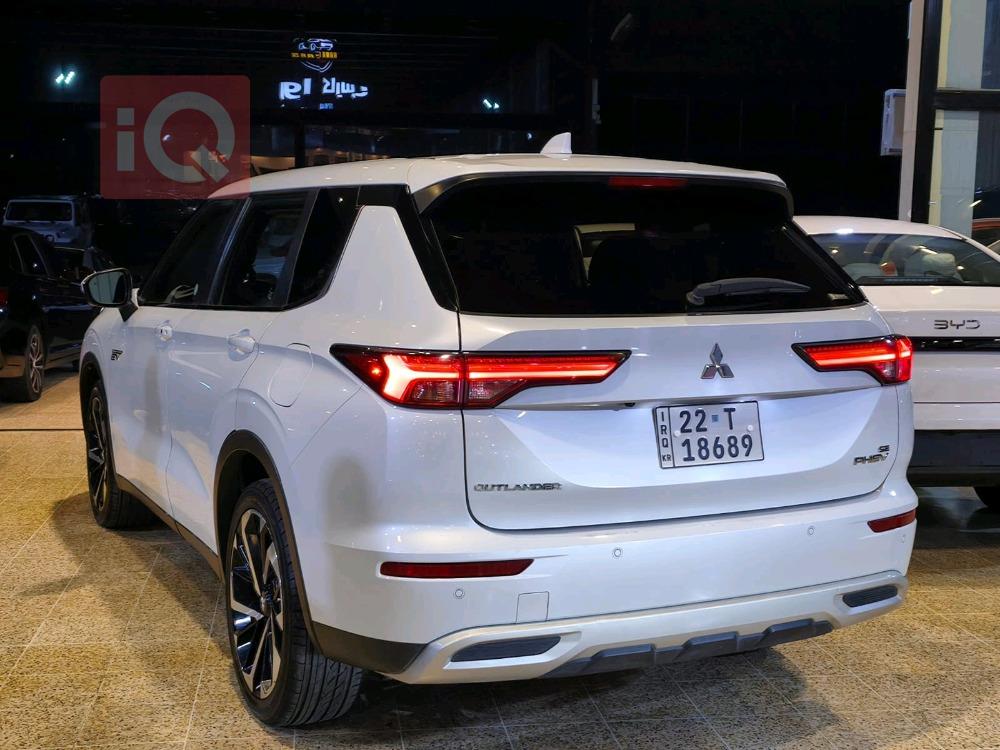 ميتسوبيشي اوتلاندر